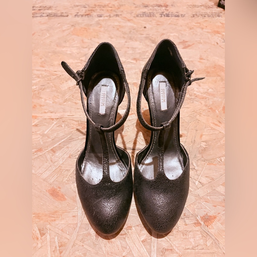 Geox Black T-Strap Heels Ankle Strap Pumps Classic Work Office Shoes Size 6